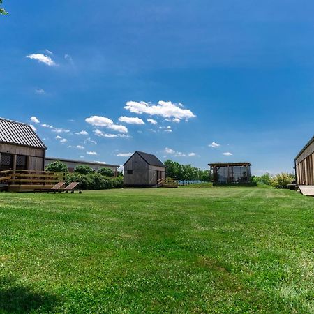 Horse Glamping Park Hotell Cirkovce Exteriör bild