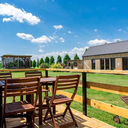 Horse Glamping Park Hotell Cirkovce Exteriör bild