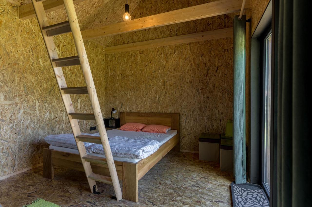 Horse Glamping Park Hotell Cirkovce Exteriör bild