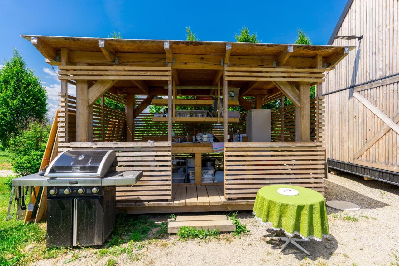 Horse Glamping Park Hotell Cirkovce Exteriör bild
