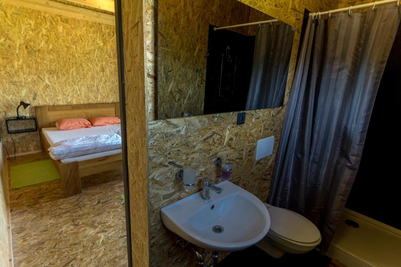 Horse Glamping Park Hotell Cirkovce Exteriör bild